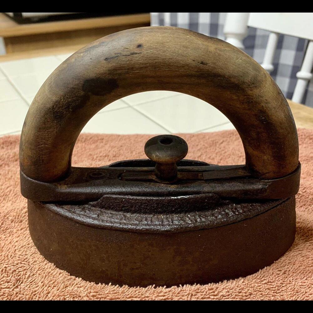 Vintage Sad Iron Schreiber & Conchar MFG. Co. Dubuque, Iowa